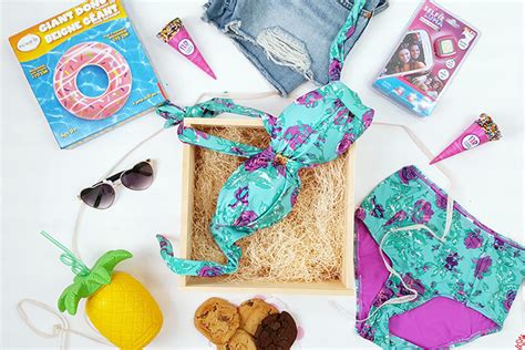 We asked some regular party attendees to let us in on the best hostess gifts: DIY :: BBQ Backyard (Pool) Party Hostess Gift Box - My Little Secrets