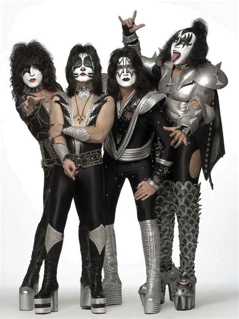 Kiss Still Pulls Groupies Proving That Scary Makeup Is The Key To