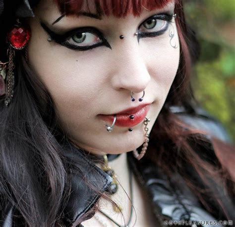 Goth Beauty On Twitter Goth Beauty Goth Nose Ring