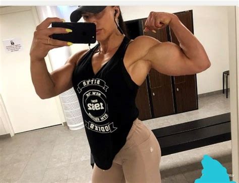 Pin By Tom Nero On The Right To Bare Arms Body Building Women Female Women