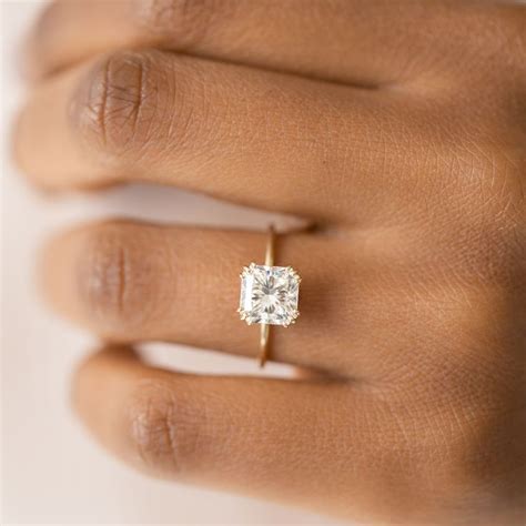 Pin On Round Cut Diamond Engagement Rings