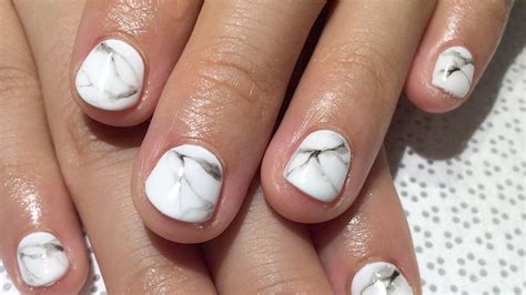 Marble Nails How To Get The Manicure Trend In 5 Steps