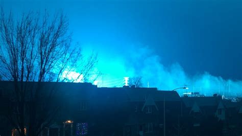 New York Skyline Turns Blue After Transformer Explosion Video Dailymotion