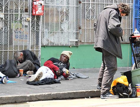 San Franciscos Homelessness And Opioid Crises Drive Away Business Daily Mail Online