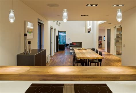 Sozialer wohnungsbau sieht im seelhorster garten etwas anders aus als in anderen stadtvierteln. Wohnhaus im Seelhorster Garten - Klassisch modern ...