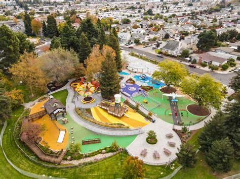 Mia's Dream Come True Playground | Vanir