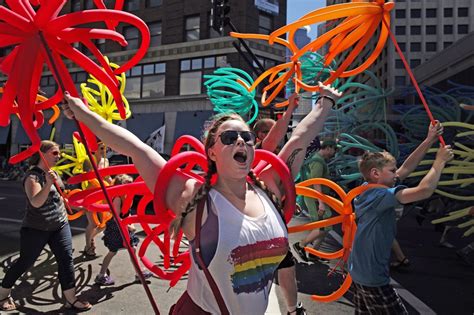 Gay Pride Parades Draw Big Crowds Across Us The Columbian