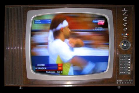 Das erste regelmäßige fernsehprogramm wurde am 22.2018 · die geschichtliche entwicklung des farbfernsehens geht auf das 19. Seit wann gibt es Farbfernseher? Ist dies einer der ersten ...