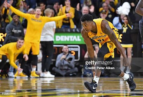 Darral Willis Jr 21 Of The Wichita State Shockers Reacts After News Photo Getty Images