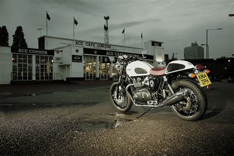 El modelo de la gama modern classics ostenta un motor bi. Triumph Thruxton Ace Special Edition Arrives in Amazing ...