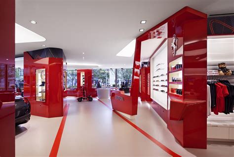 Последние твиты от scuderia ferrari (@scuderiaferrari). Lavish Ferrari Store Finally Opens In New York