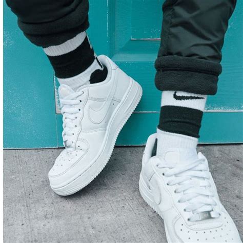 We tested the best white sneakers for women and men and found five classic and versatile pairs we think you'll love, and all come in unisex sizes. 10 Best White Sneakers for Men 2019 - Men's White Sneakers ...
