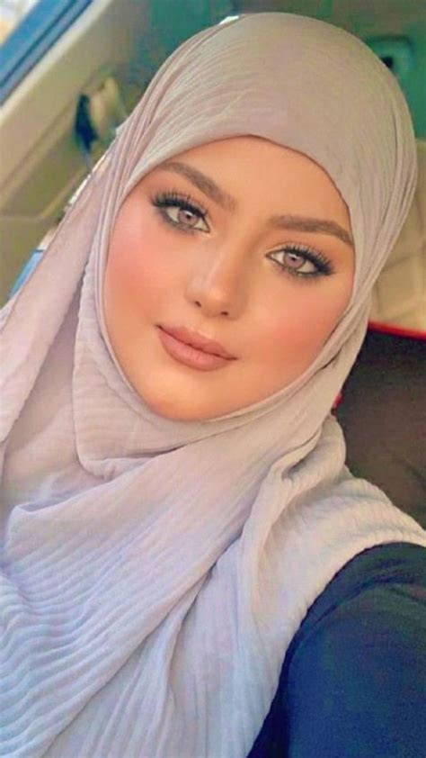Pin By Dashing8dxb On Hijab In 2022 Arabian Beauty Women Beautiful Iranian Women Beautiful