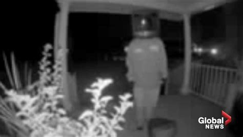 Man Wearing Tv On His Head Spotted Leaving Old Tvs On Porches National Globalnews Ca