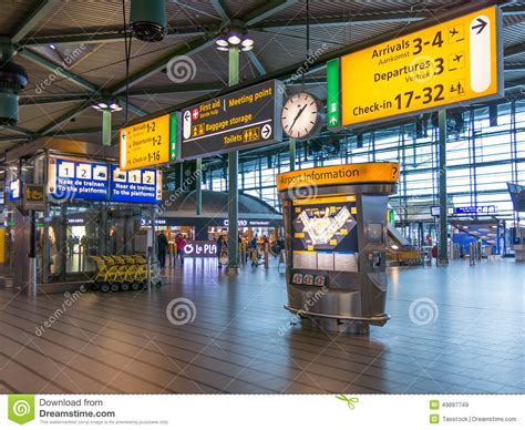Terminal Del Tren Del Aeropuerto De Schiphol Amsterdam Holanda Imagen