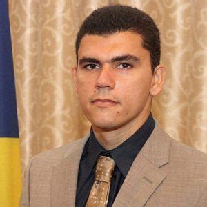 Umur 15 tahun) adalah seorang penyanyi dan pembawa acara berkebangsaan indonesia. Bertrand Belle | Open Government Partnership