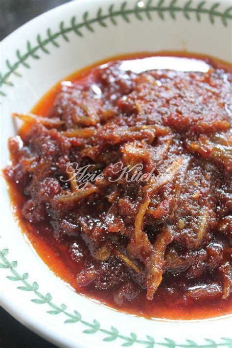 A nasi lemak will not be authentic without the leaves and coconut milk. Nasi Lemak Dan Sambal Tumis Azie Kitchen Yang Sedap - Azie ...