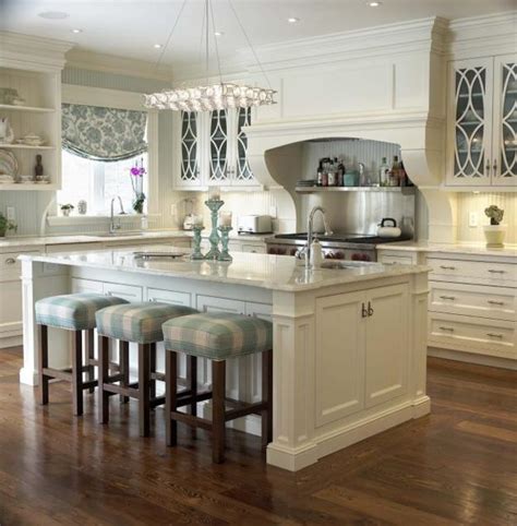 If you're in the market for new kitchen cabinets, you've likely noticed how today's cabinets are smoother and sleeker than years. Stylish Hues to Accentuate Modern Kitchen Designs in ...