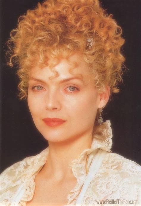Michelle Pfeiffer As Countess Olenska In Age Of Innocence 1993 Michelle Pfeiffer Pinterest