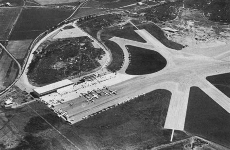 It is located 4 nm (7.4 km; Stockholm-Bromma flygplats - Wikiwand