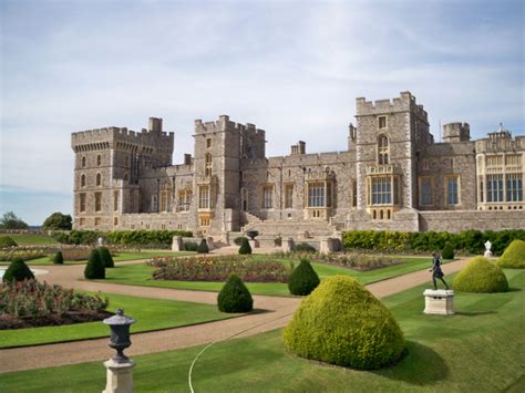 Windsor Castle Residence Of Queen Elizabeth Ii Uk Castles Windsor