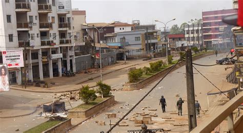 Cameroon Army Anglophone Separatists Have Ambazonia Region On Lockdown — Quartz Africa