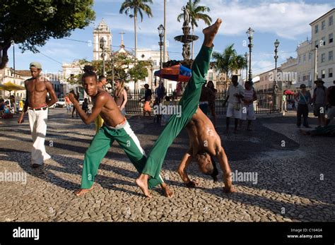 Capoeira Dancers Salvador Hi Res Stock Photography And Images Alamy