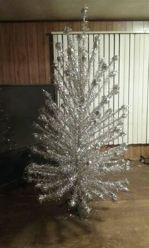 7 Ft Deluxe Aluminum Christmas Tree The Peco Christmas Pine