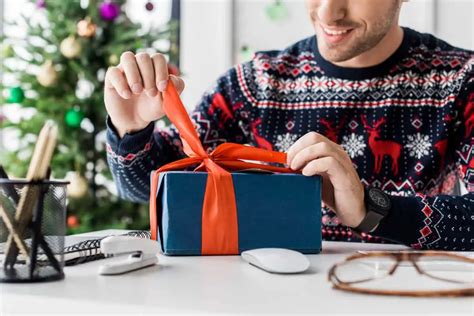Gifts For Men Unique And Thoughtful Gifts For Your Man Noobie