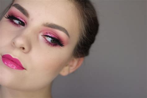 Birthday Glam Makeup Tutorial: Pink Glitter Cut Crease | Blonde 