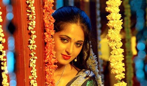 Hq Collections Vedam Movie Anushka Shettys Hot Stills