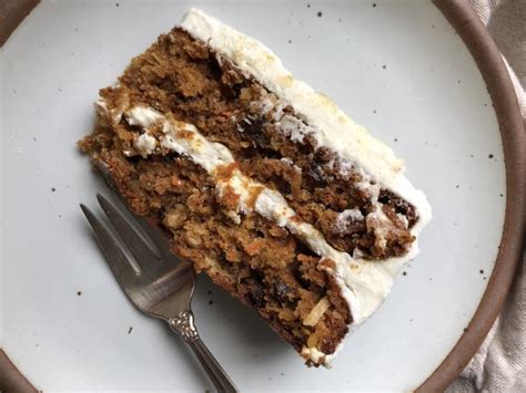 With the goodness of grated carrots and the incredible crunch from the nuts, carrot cake is usually garnished with cream cheese frosting. I Tried the Divorce Carrot Cake Reddit Is Obsessed With ...