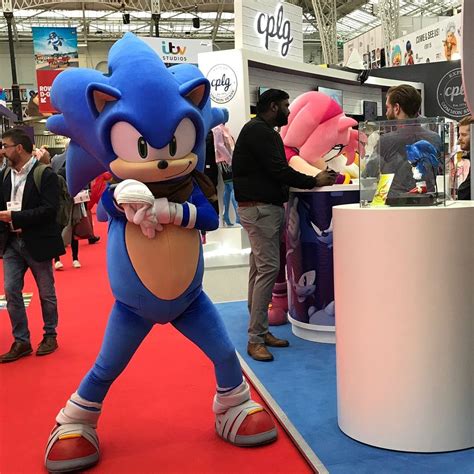 Pin By Kyrie On Mascot And Costume Appreciation Corner Sonic The