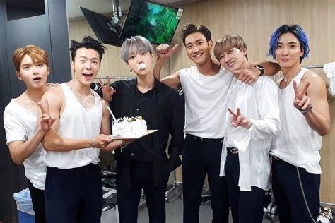 #superjunior #yesung #suju #losiento #wallpaper #kpop #kpopwallpaper. Yesung celebra su cumpleaños con los integrantes de Super ...