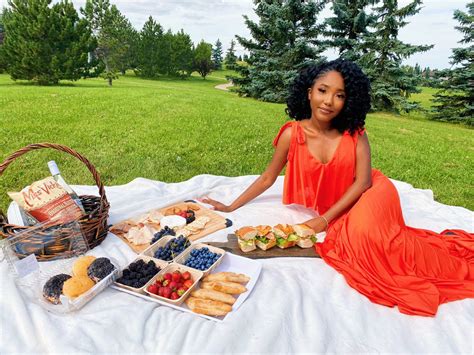 Picnic Aesthetic Summer 2020 Picnic Date Outfits Picnic Outfits Girls Fashion Summer