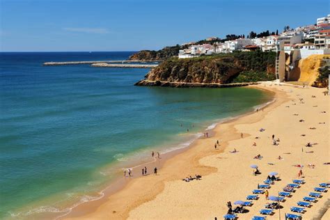 As well as being a beautiful sunny holiday resort with sandy beaches. Goedkope vliegtickets Albufeira - Zon, zee en strand ...