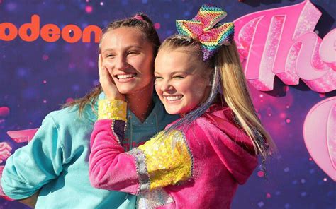 Jojo Siwa Confirms That She S Back Together With Kylie Prew