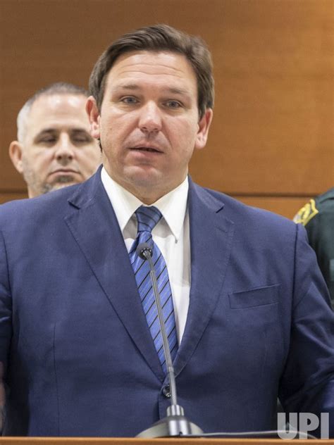 Photo Governor Desantis Holds A Press Conference In Broward Florida