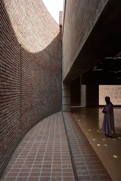 Wir denken im sinne ihres unternehmens. Bait Ur Rouf Mosque by Marina Tabassum | METALOCUS