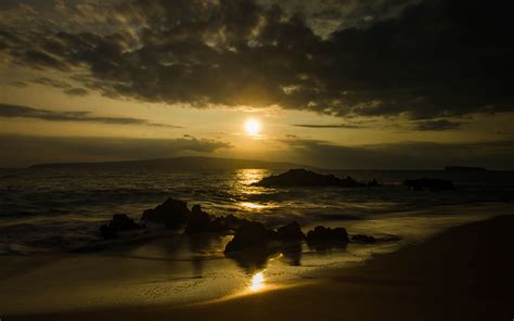 Download Wallpaper 3840x2400 Beach Sea Mountains Sun Sunset