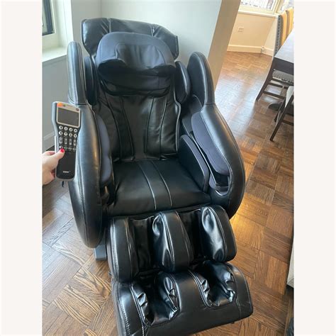 Brookstone Osim Uastro2 Zero Gravity Massage Chair Aptdeco