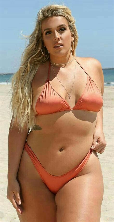 Modelo De Bikini Con Curvas Disfruta De La Playa Nuevos Videos Porno