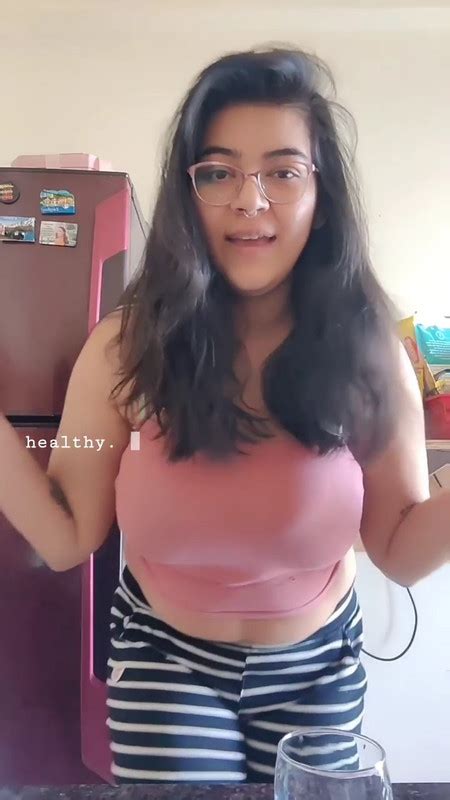 Busty Desi Girl Huge Boobs And Navel In Pink Tshirt