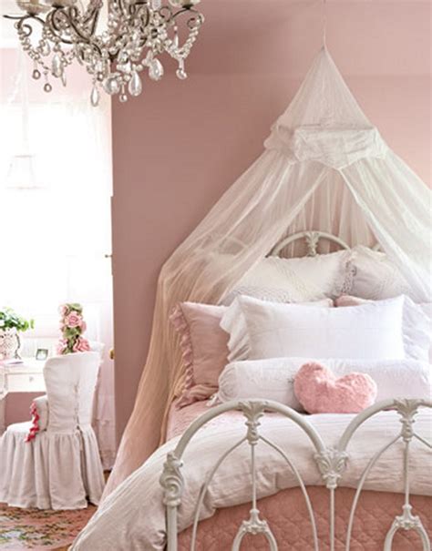 Mixing with pink and grey, this bedroom is perfectly designed with growth in mind. 32 Dreamy Bedroom Designs For Your Little Princess