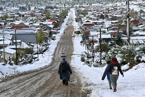 así está bariloche en medio de la nieve recorrida fotográfica por los barrios de la ciudad