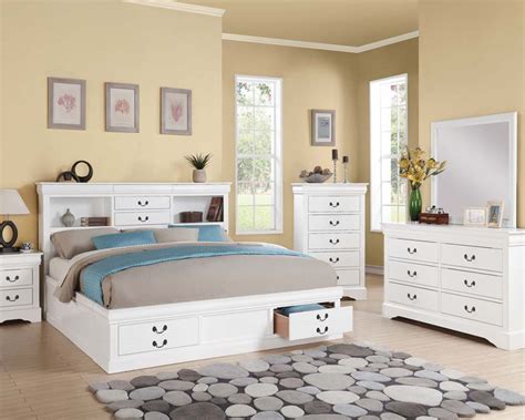 Get traditional formal bedroom furniture at the best price. Acme White Bedroom Set Louis Philippe III AC24490SET