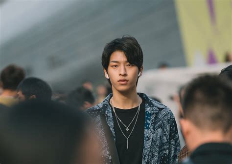 7 Variasi Rambut Belah Tengah Korea, Simpel tapi Bikin Kece! | Axe