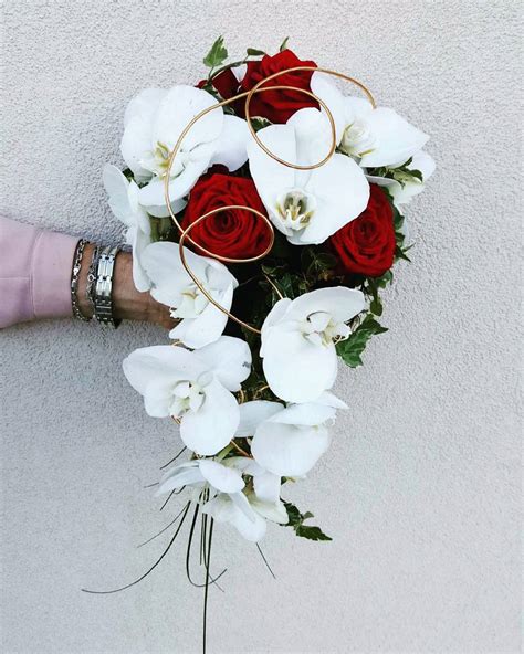 Bouquet De Mariée Roses Rouges Orchidée à St Ismier Vert Feuille