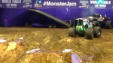 Grave Digger Monster Jam 2015 Youtube