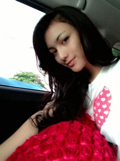 Citra kirana atau yang sering dikenal sebagai ciki mulai terjun di dunia entertainment sejak tahun 2009. Citra Kirana: Best of Ciki
